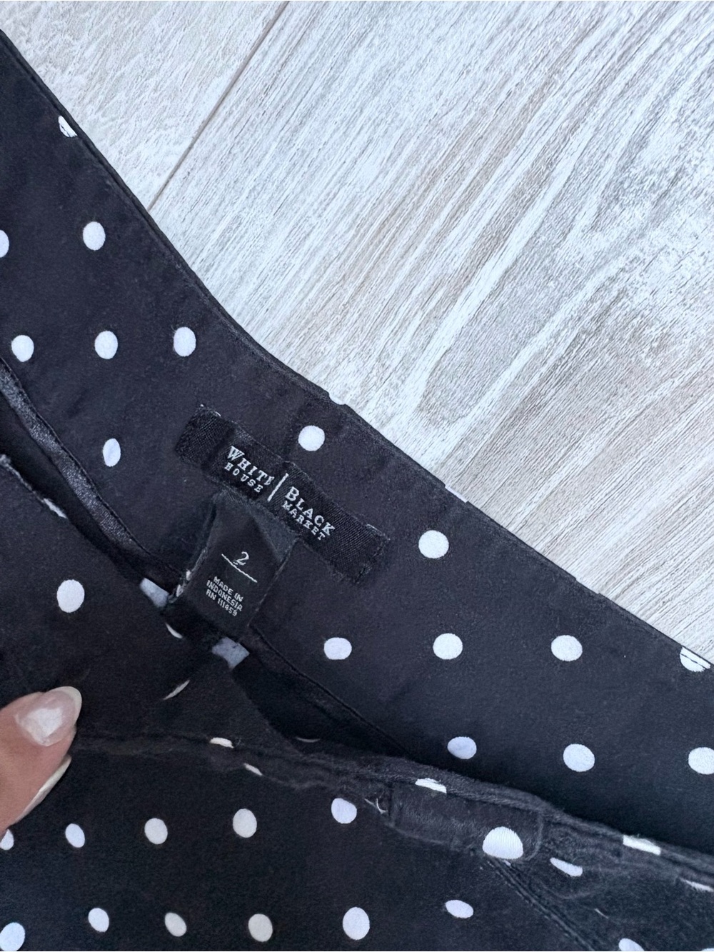 White House Black Market Black Polka Dot Women's Shorts - Picture 3 of 4